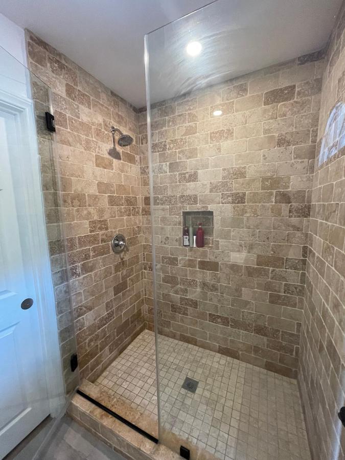 Private Room W/ Private Room Entrance & Free Wifi & Ac & Private Fridge Carson Esterno foto