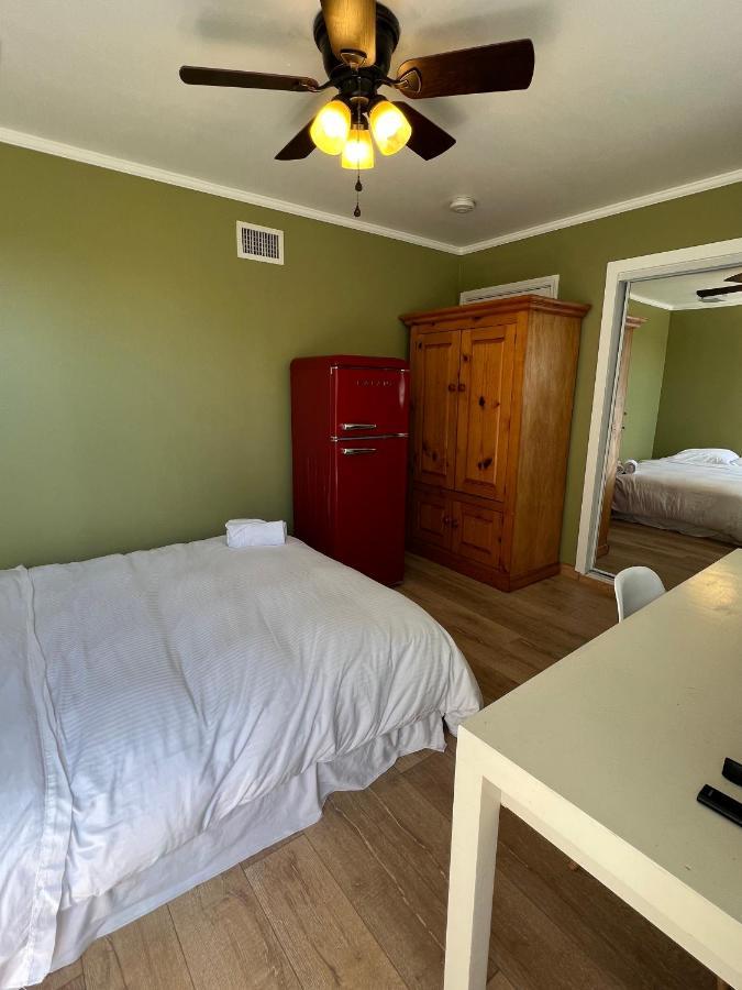 Private Room W/ Private Room Entrance & Free Wifi & Ac & Private Fridge Carson Esterno foto
